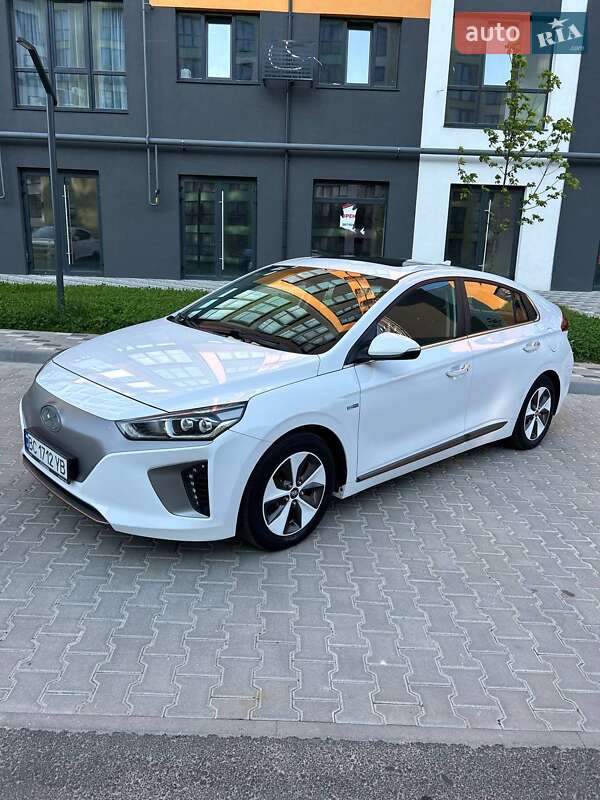Ліфтбек Hyundai Ioniq 2019 в Стрию
