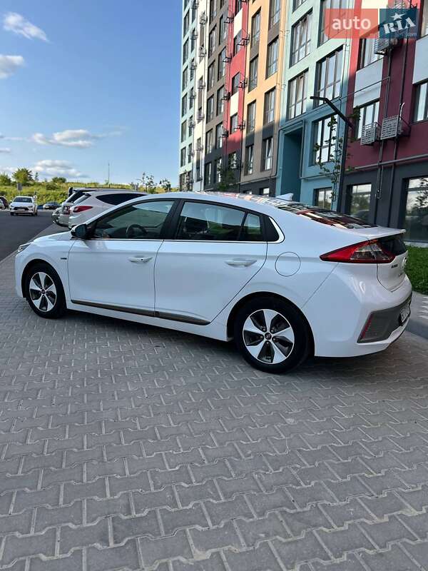 Ліфтбек Hyundai Ioniq 2019 в Стрию