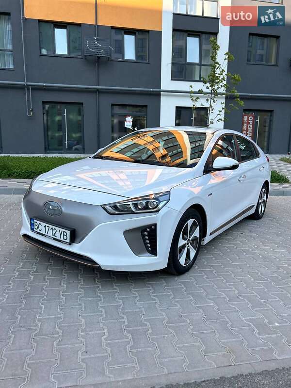 Ліфтбек Hyundai Ioniq 2019 в Стрию