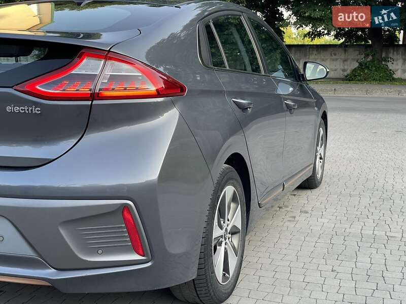 Ліфтбек Hyundai Ioniq 2019 в Луцьку