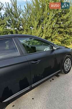 Лифтбек Hyundai Ioniq 2019 в 