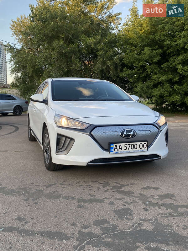 Лифтбек Hyundai Ioniq 2021 в Киеве