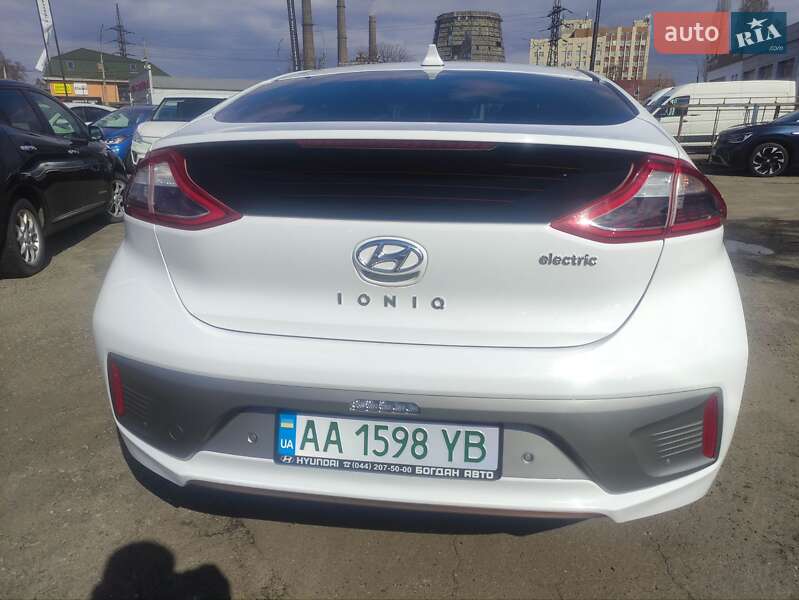 Ліфтбек Hyundai Ioniq 2019 в Києві