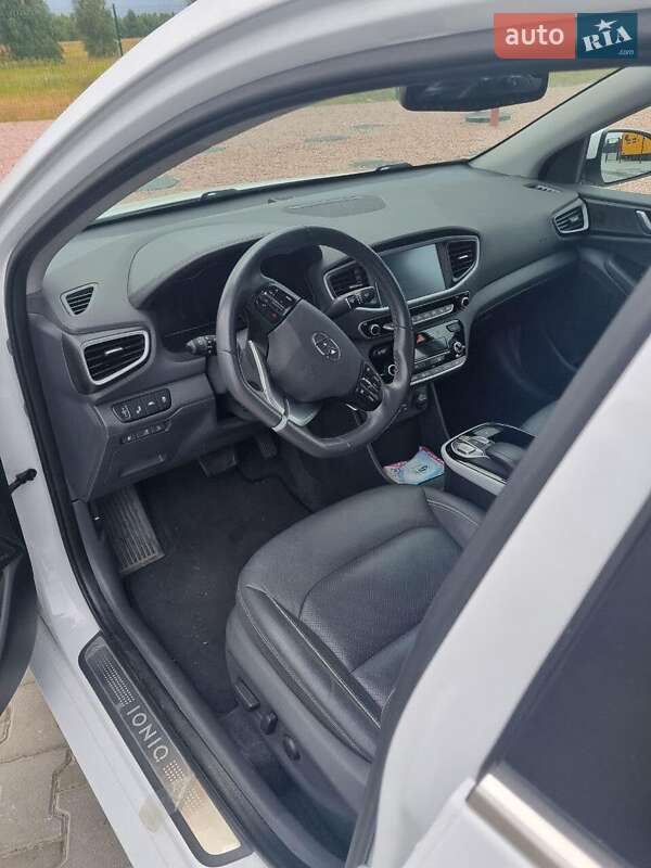 Хетчбек Hyundai Ioniq 2017 в Коростені