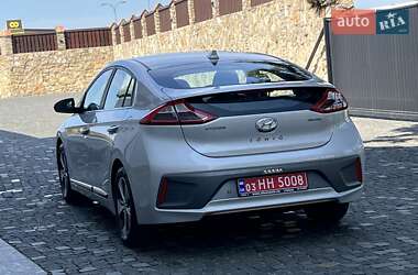 Хэтчбек Hyundai Ioniq 2018 в 