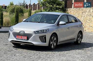 Хэтчбек Hyundai Ioniq 2018 в 