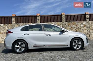 Хэтчбек Hyundai Ioniq 2018 в 