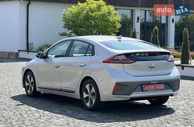Хэтчбек Hyundai Ioniq 2018 в 