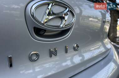 Хэтчбек Hyundai Ioniq 2018 в 