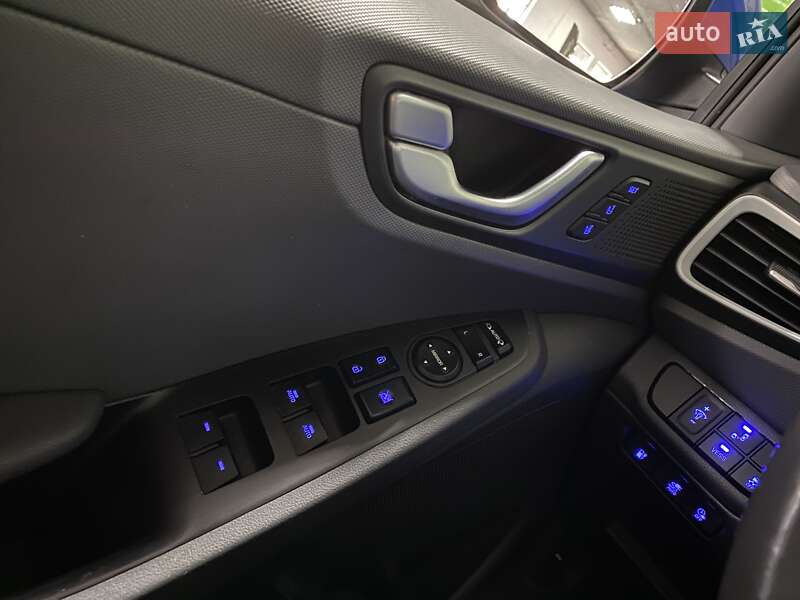 Хетчбек Hyundai Ioniq 2017 в Вінниці