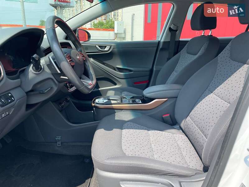 Хетчбек Hyundai Ioniq 2018 в Києві