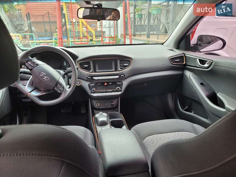 Хэтчбек Hyundai Ioniq 2017 в Одессе