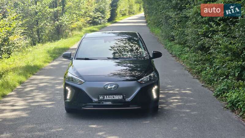 Хэтчбек Hyundai Ioniq 2018 в Ужгороде фото Хэтчбек Hyundai Ioniq 2018 в Ужгороде