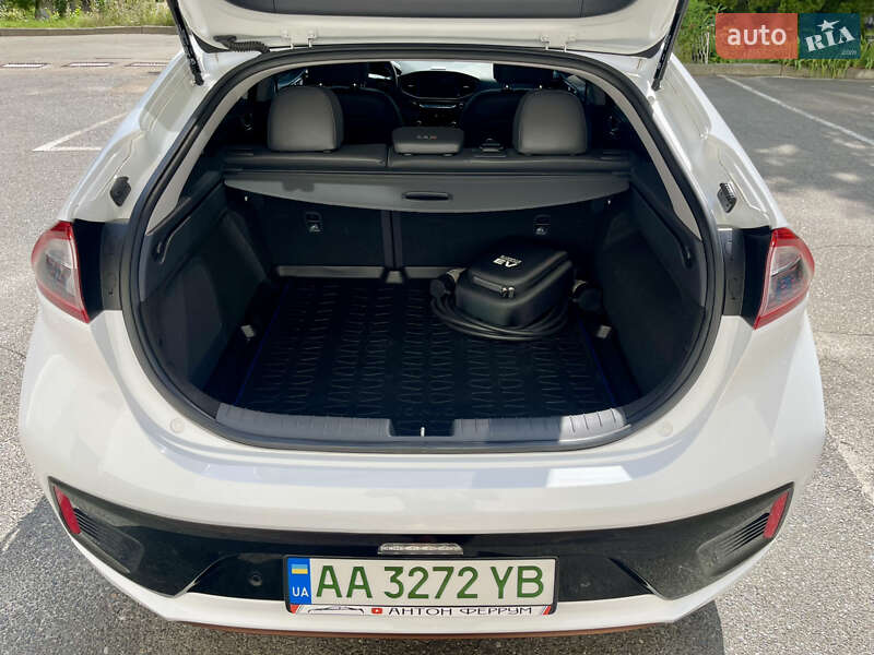 Хэтчбек Hyundai Ioniq 2018 в Киеве