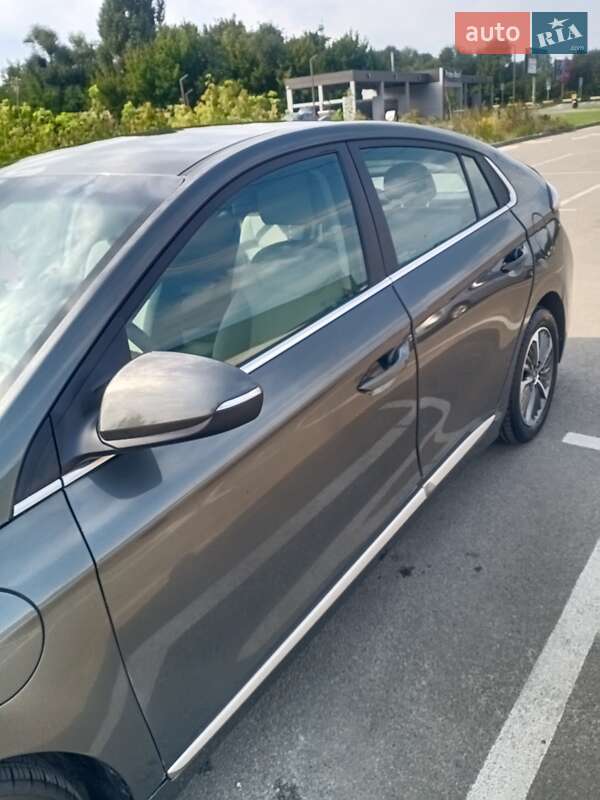 Ліфтбек Hyundai Ioniq 2021 в Києві