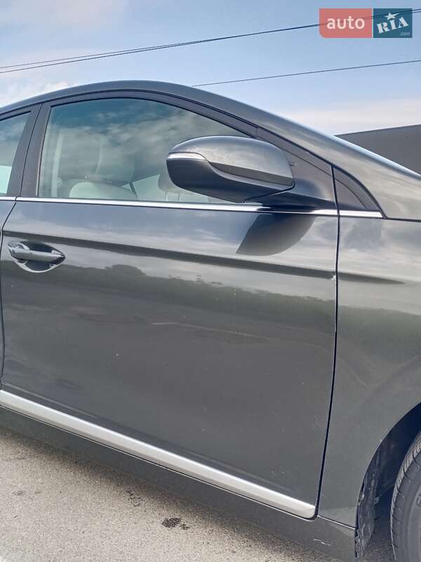 Ліфтбек Hyundai Ioniq 2021 в Києві