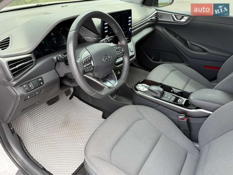 Ліфтбек Hyundai Ioniq 2021 в Києві
