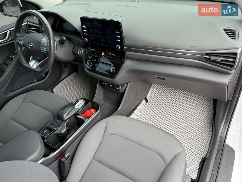 Ліфтбек Hyundai Ioniq 2021 в Києві