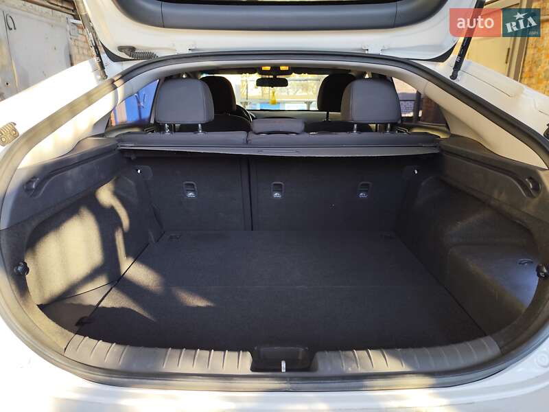 Хэтчбек Hyundai Ioniq 2018 в Умани фото 21 Хэтчбек Hyundai Ioniq 2018 в Умани