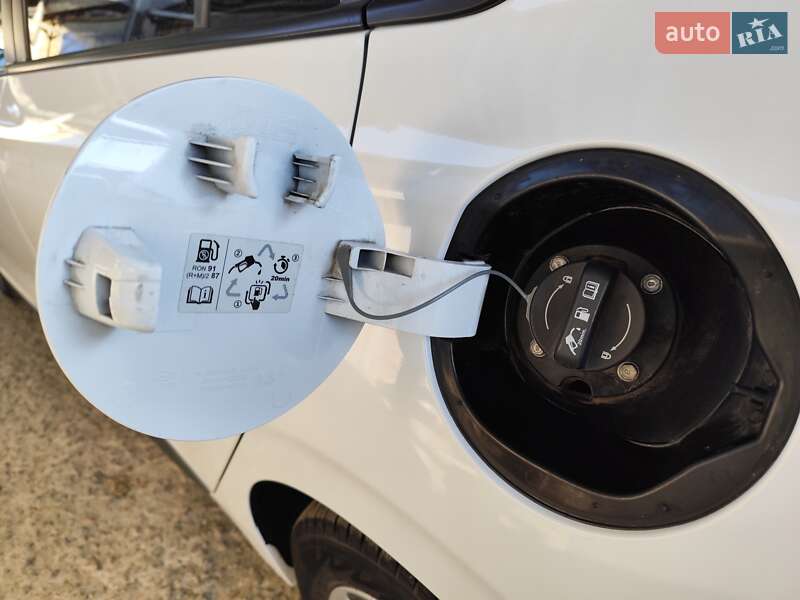 Хэтчбек Hyundai Ioniq 2018 в Умани фото 16 Хэтчбек Hyundai Ioniq 2018 в Умани