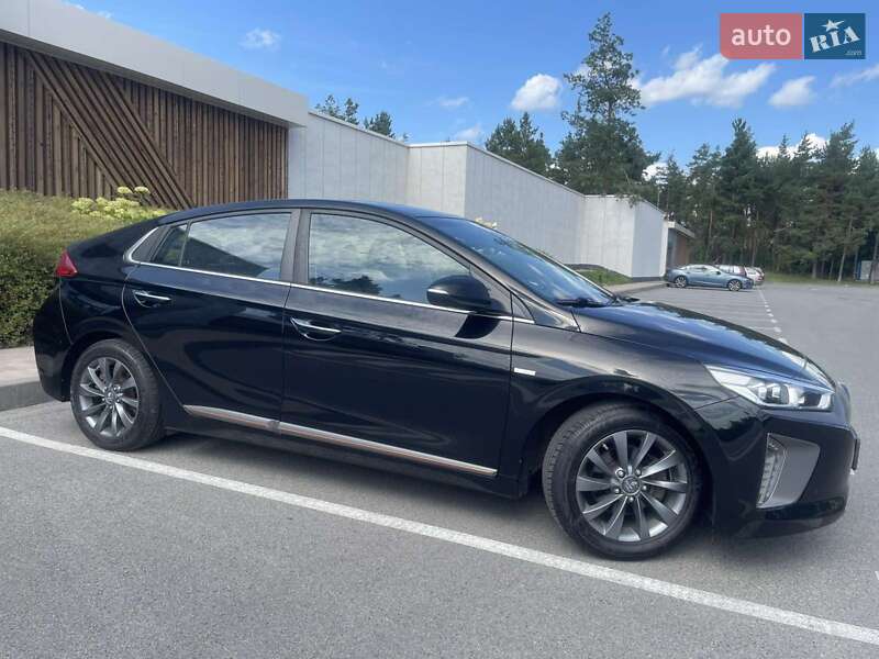 Хэтчбек Hyundai Ioniq 2017 в Киеве