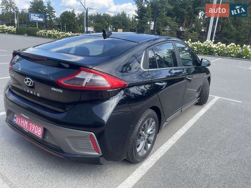 Хэтчбек Hyundai Ioniq 2017 в Киеве