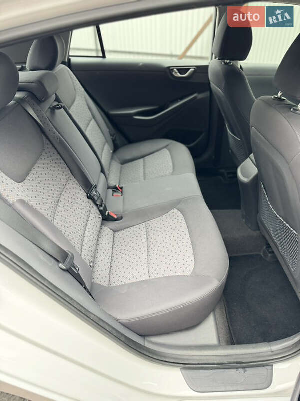 Ліфтбек Hyundai Ioniq 2019 в Чернівцях