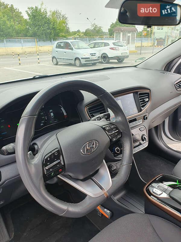 Ліфтбек Hyundai Ioniq 2019 в Чернівцях