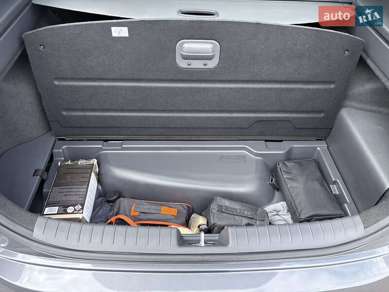 Лифтбек Hyundai Ioniq 2019 в Львове фото 18 Лифтбек Hyundai Ioniq 2019 в Львове