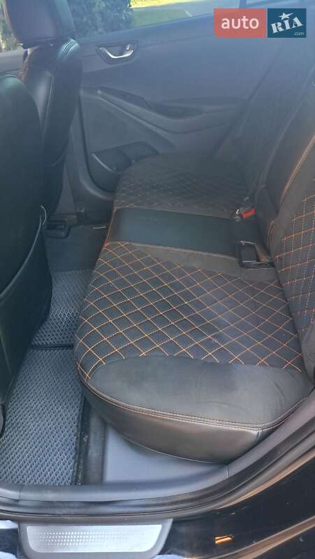 Хетчбек Hyundai Ioniq 2016 в Миколаєві