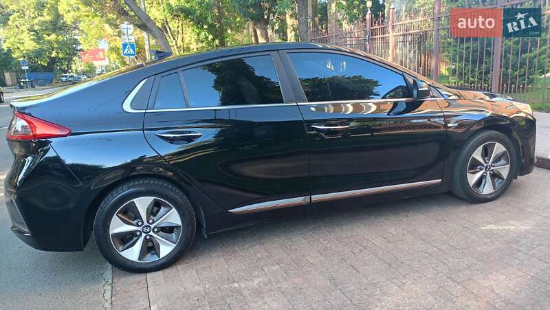 Хетчбек Hyundai Ioniq 2016 в Миколаєві