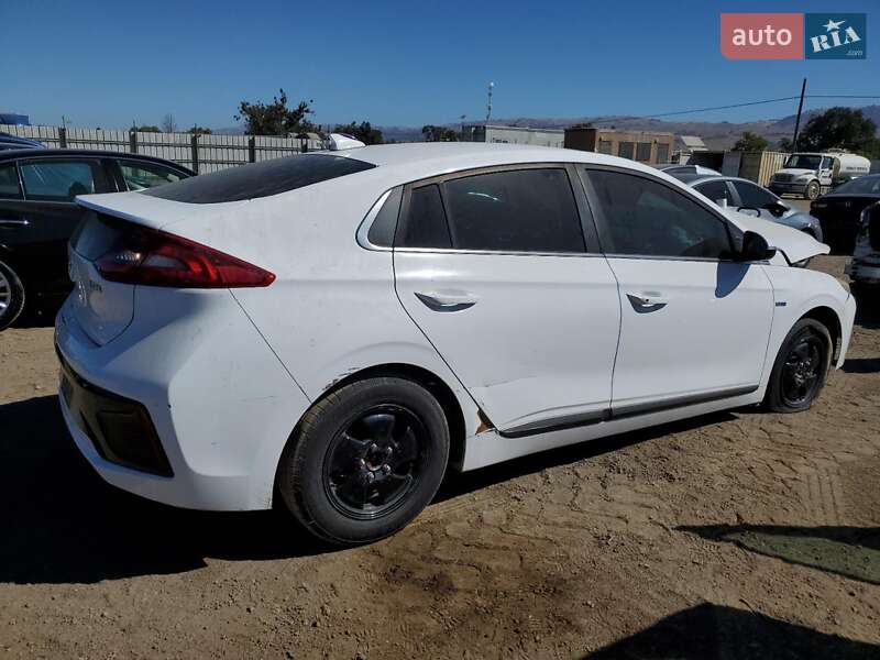 Хэтчбек Hyundai Ioniq 2017 в Одессе фото 4 Хэтчбек Hyundai Ioniq 2017 в Одессе