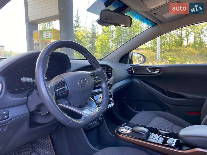 Хэтчбек Hyundai Ioniq 2017 в Косове