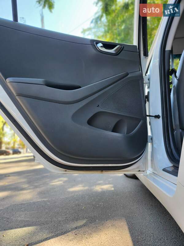 Хэтчбек Hyundai Ioniq 2018 в Одессе фото 27 Хэтчбек Hyundai Ioniq 2018 в Одессе
