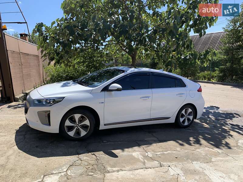 Хэтчбек Hyundai Ioniq 2018 в Одессе фото 2 Хэтчбек Hyundai Ioniq 2018 в Одессе