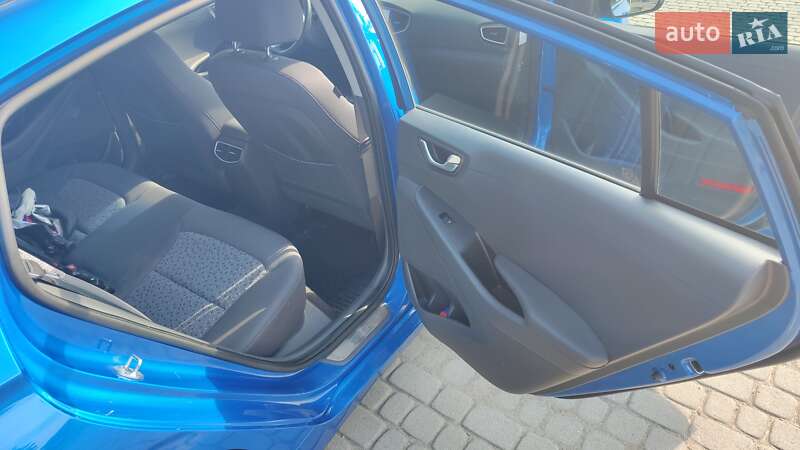 Хетчбек Hyundai Ioniq 2016 в Ужгороді