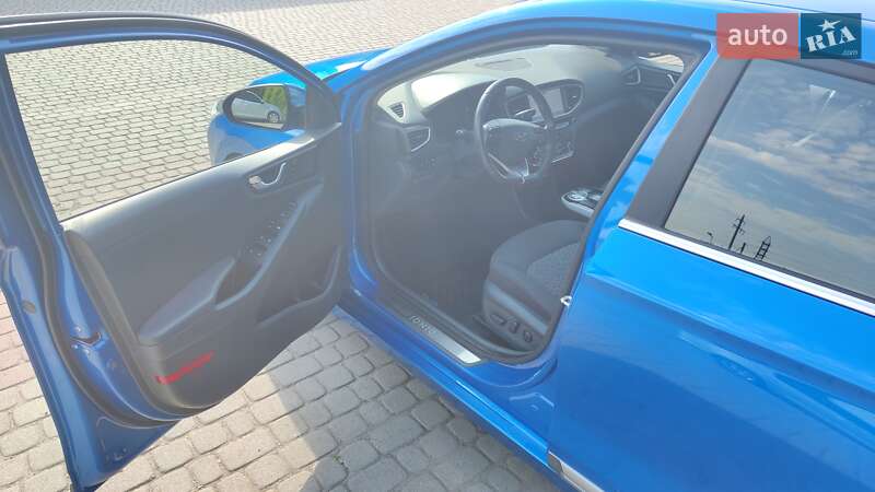 Хетчбек Hyundai Ioniq 2016 в Ужгороді