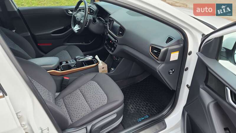 Лифтбек Hyundai Ioniq 2019 в Тернополе фото 6 Лифтбек Hyundai Ioniq 2019 в Тернополе