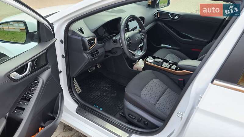 Лифтбек Hyundai Ioniq 2019 в Тернополе фото 10 Лифтбек Hyundai Ioniq 2019 в Тернополе