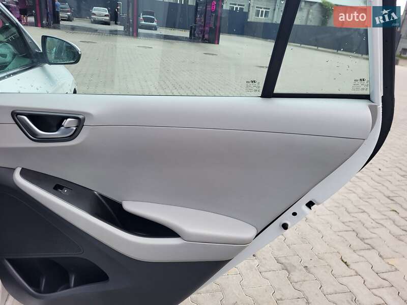 Лифтбек Hyundai Ioniq 2020 в Львове