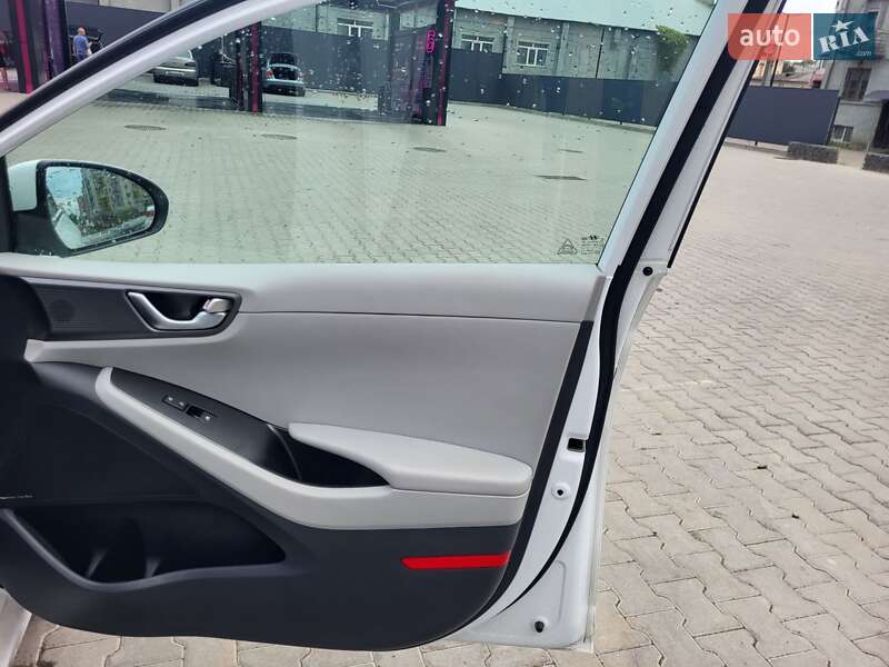 Лифтбек Hyundai Ioniq 2020 в Львове