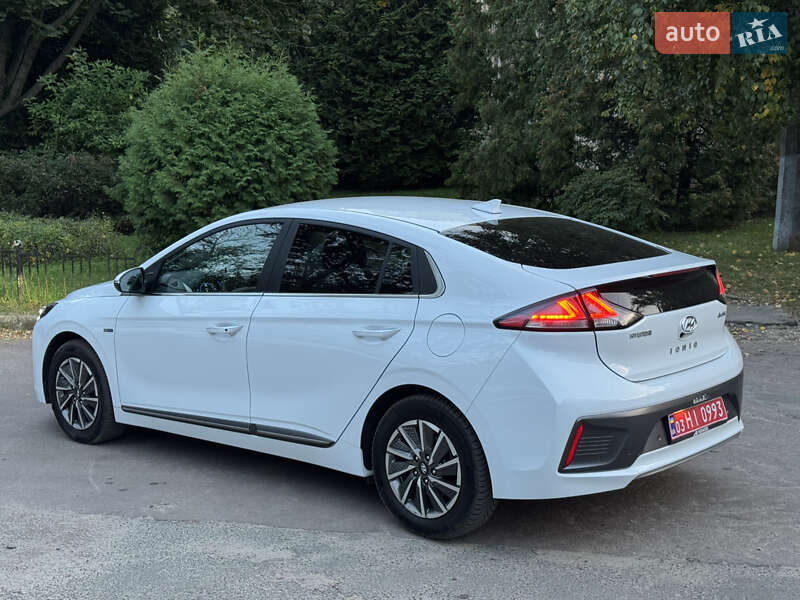 Лифтбек Hyundai Ioniq 2020 в Киеве фото 5 Лифтбек Hyundai Ioniq 2020 в Киеве