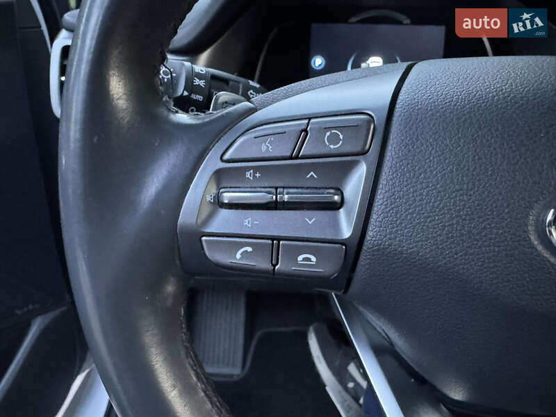 Лифтбек Hyundai Ioniq 2020 в Киеве фото 11 Лифтбек Hyundai Ioniq 2020 в Киеве