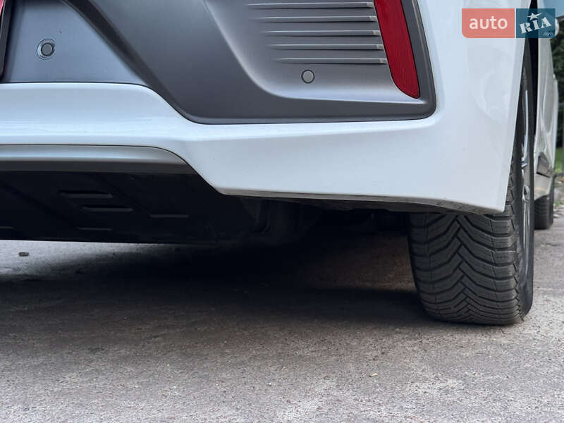 Лифтбек Hyundai Ioniq 2020 в Киеве фото 46 Лифтбек Hyundai Ioniq 2020 в Киеве