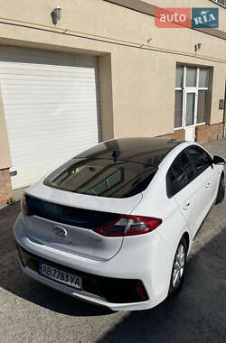Хэтчбек Hyundai Ioniq 2017 в 
