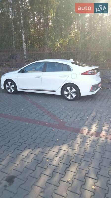 Хетчбек Hyundai Ioniq 2018 в Маневичах