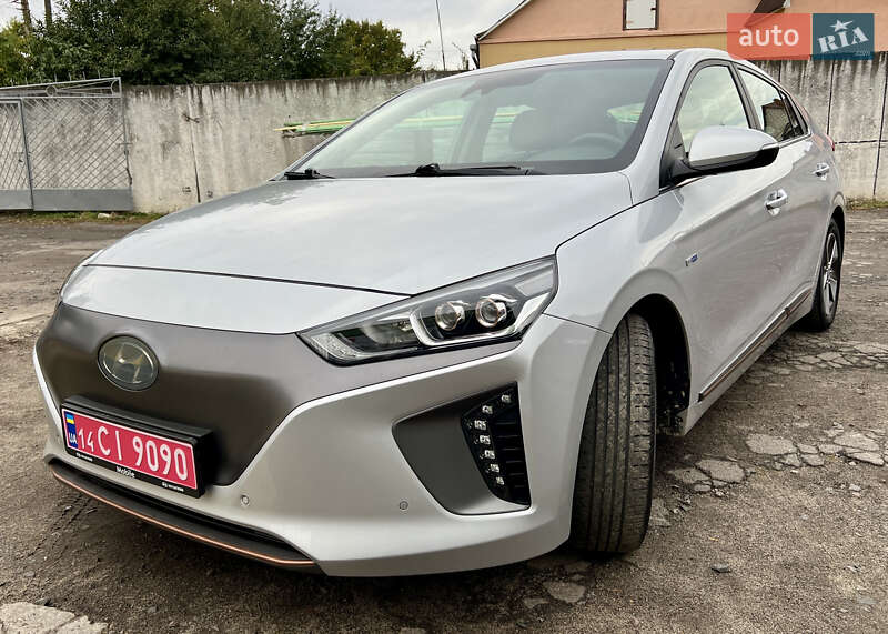Хэтчбек Hyundai Ioniq 2017 в Луцке фото 18 Хэтчбек Hyundai Ioniq 2017 в Луцке