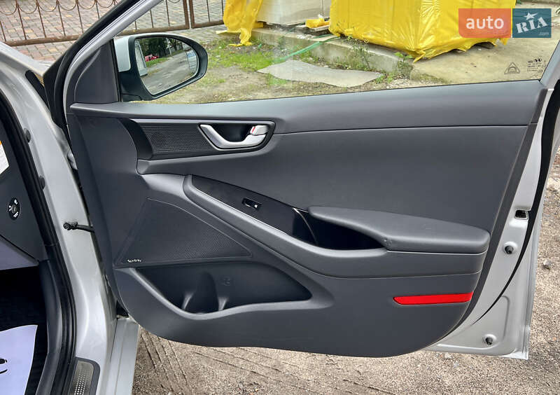 Хэтчбек Hyundai Ioniq 2017 в Луцке фото 37 Хэтчбек Hyundai Ioniq 2017 в Луцке