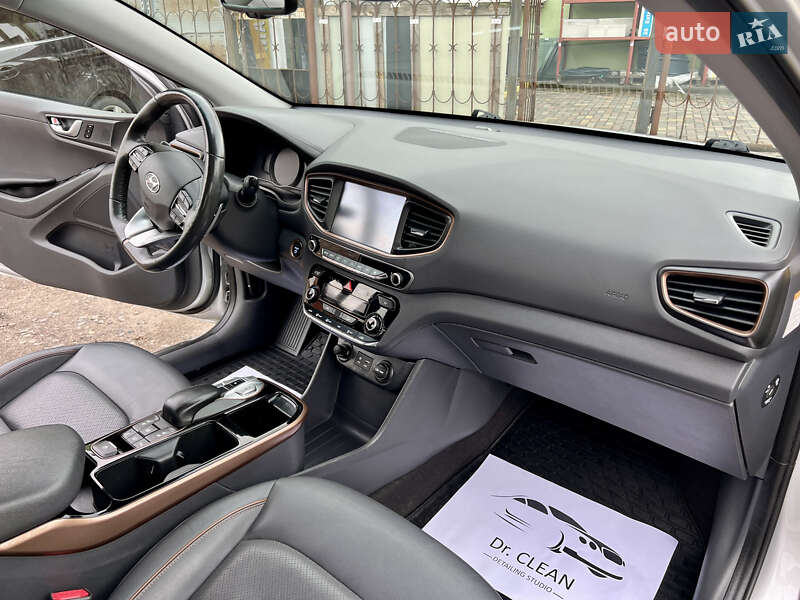 Хэтчбек Hyundai Ioniq 2017 в Луцке фото 40 Хэтчбек Hyundai Ioniq 2017 в Луцке