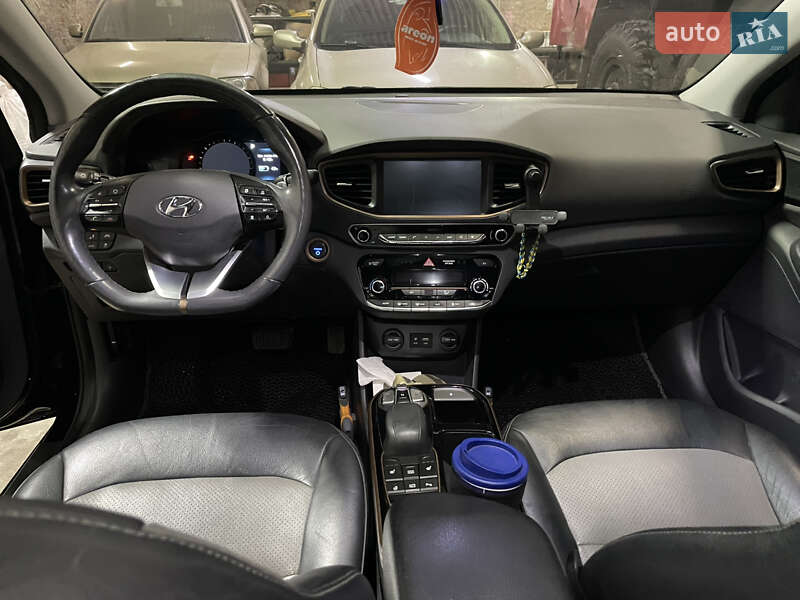 Хэтчбек Hyundai Ioniq 2017 в Житомире